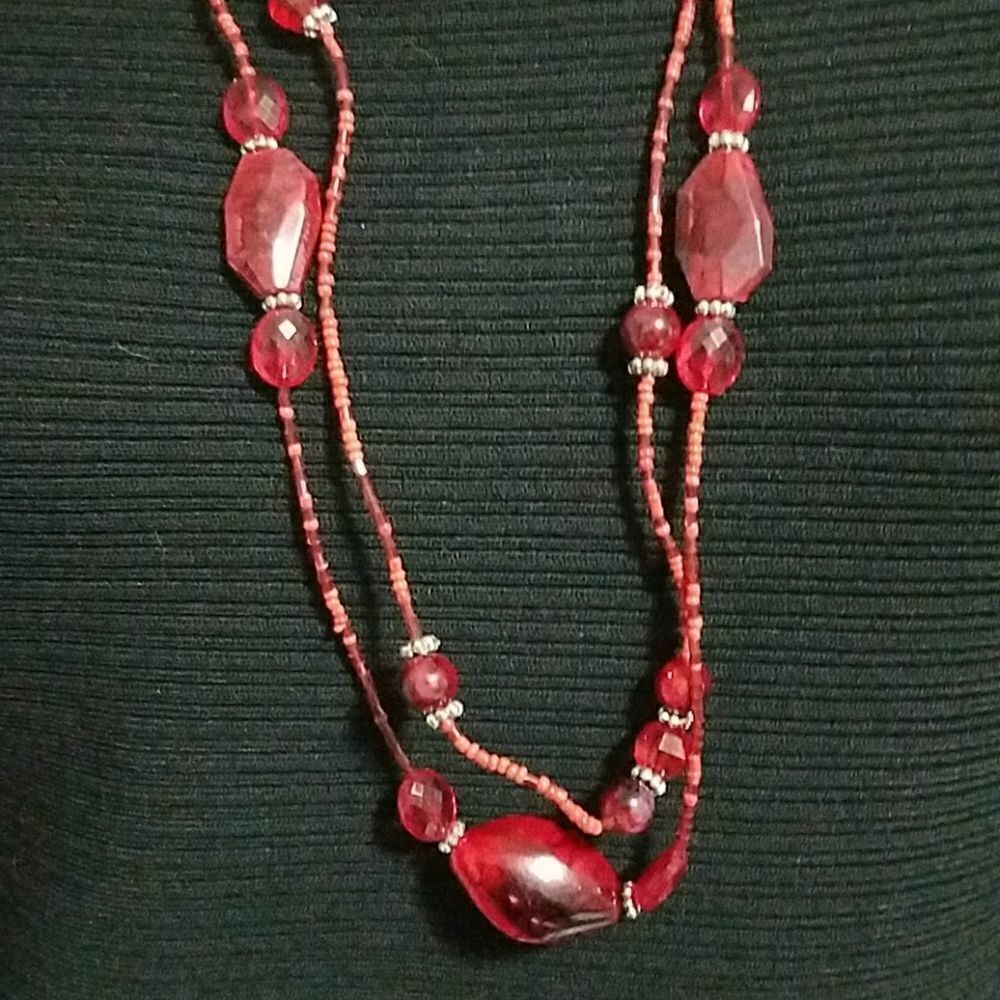 Red Multilayer Beaded Necklace - Picture 2 of 3